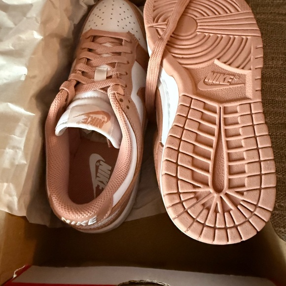 Nike Women's Beige and White Sneakers - Picture 3 of 4